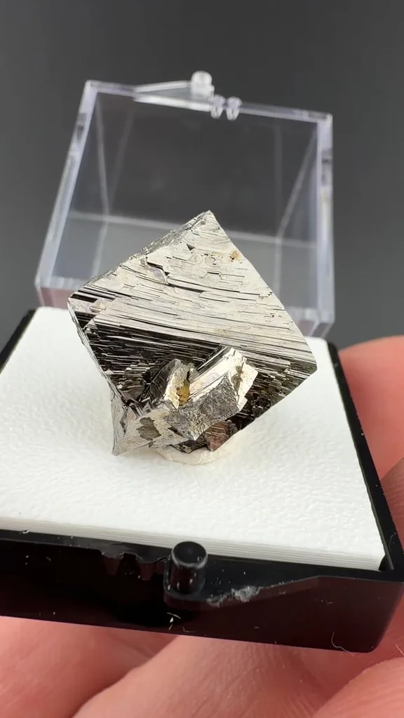 Arsenopyrite - image 2