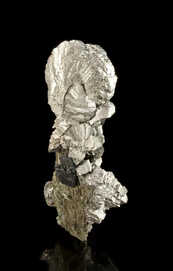Arsenopyrite on Hedenbergite - image 4