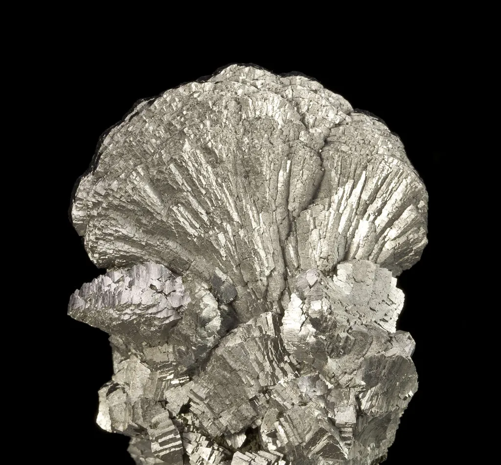 Arsenopyrite on Hedenbergite - image 5