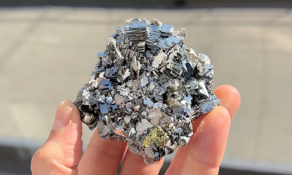Arsenopyrite with Chalcopyrite - image 2