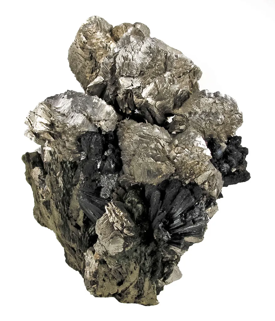 Arsenopyrite With Ilvaite and Hedenbergite - image 3