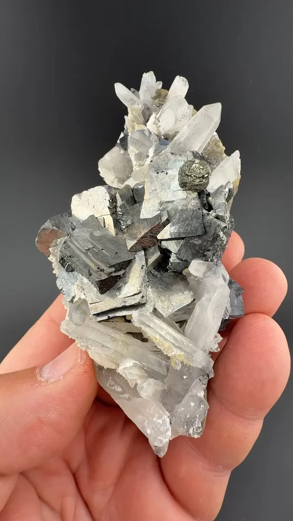Arsenopyrite with Quartz image