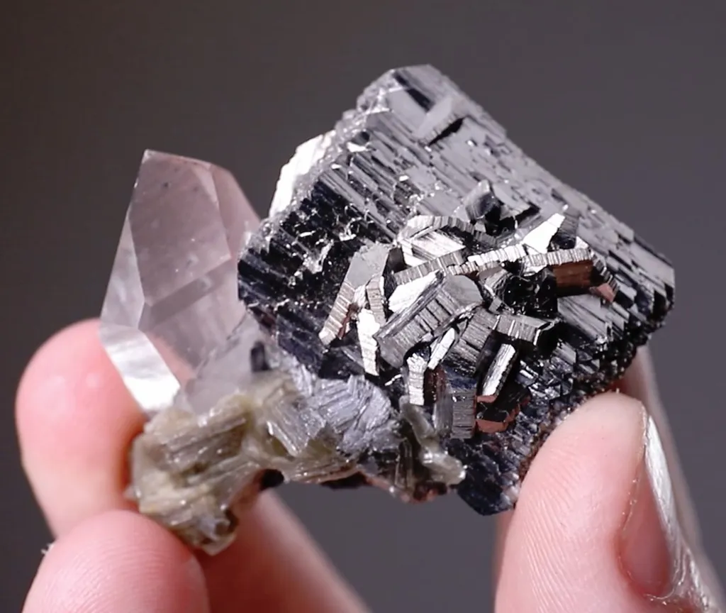Arsenopyrite with Quartz Siderite and Muscovite - image 2
