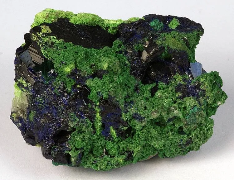 Arsentsumebite, Azurite, Bayldonite - image 2