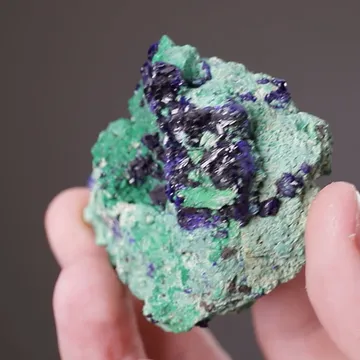 Arsentsumebite with Azurite