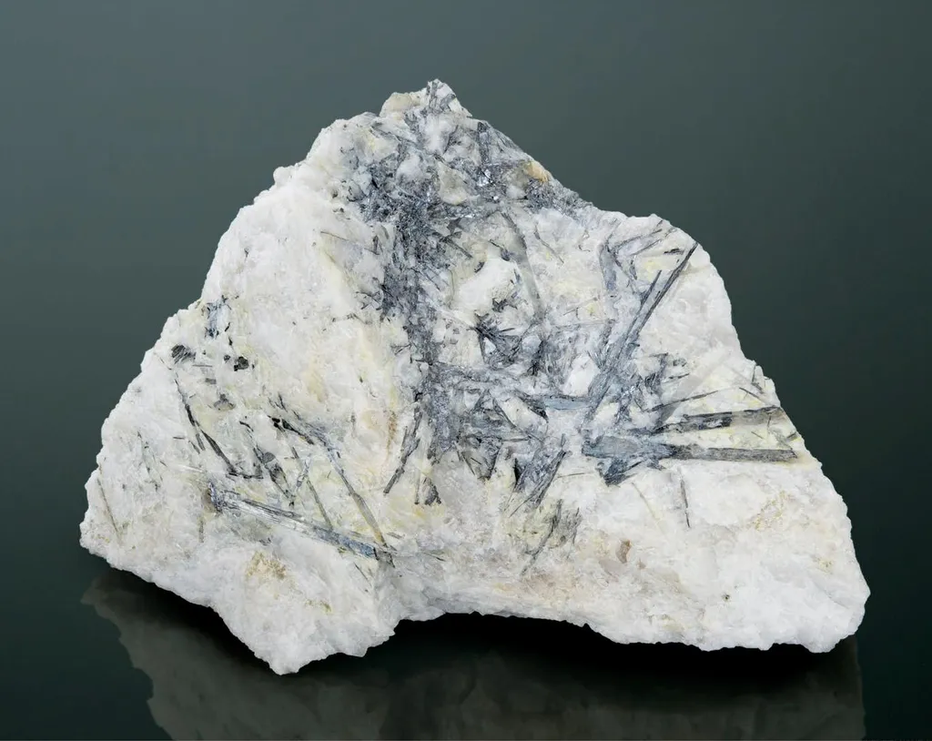 Aschamalmite in Quartz image