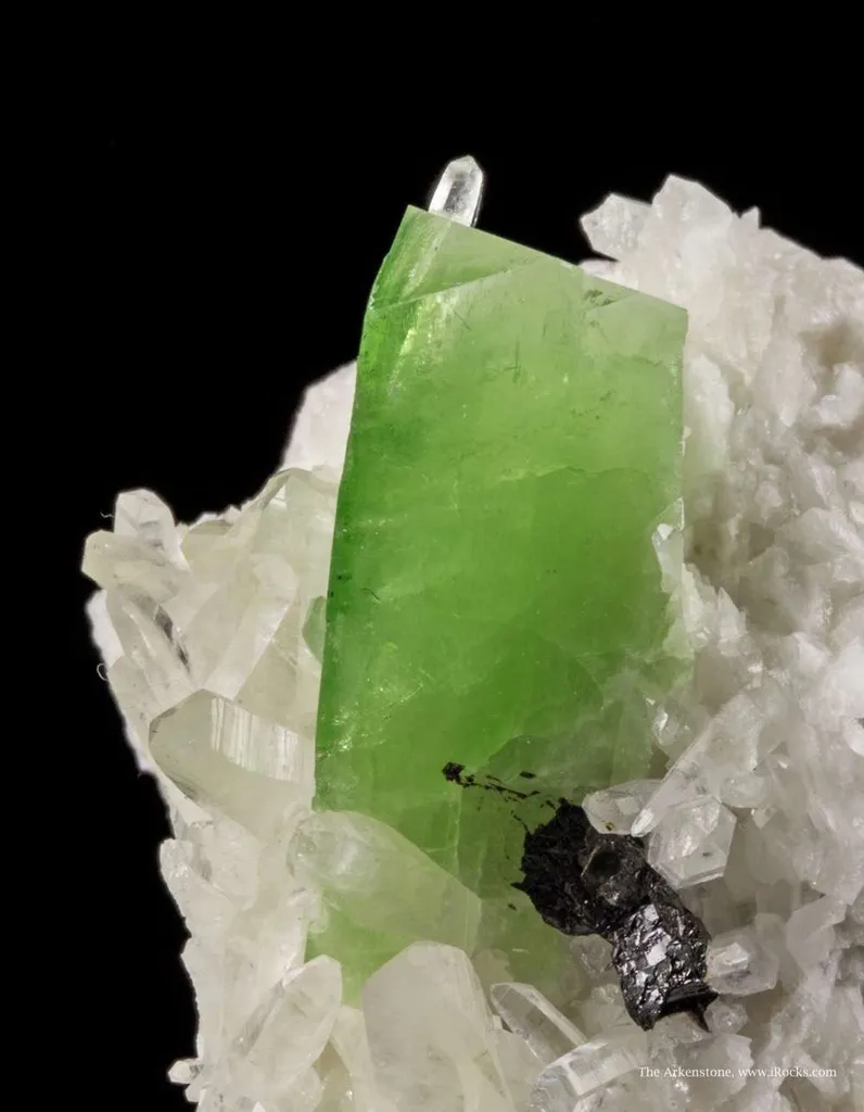 Augelite on Quartz image