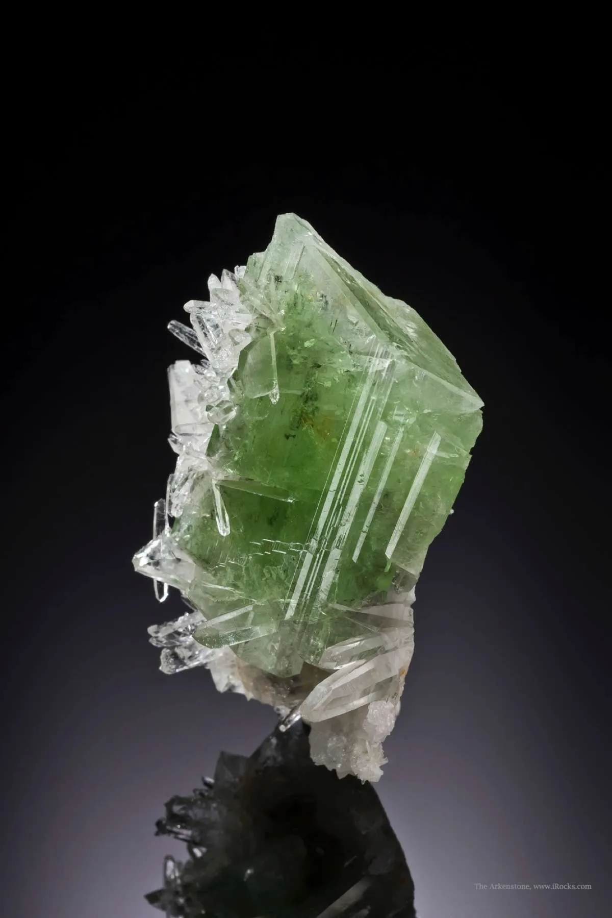 Augelite on Quartz - image 3