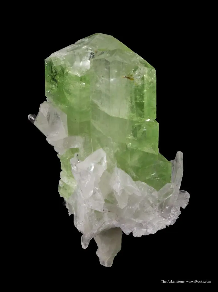 Augelite on Quartz - image 3
