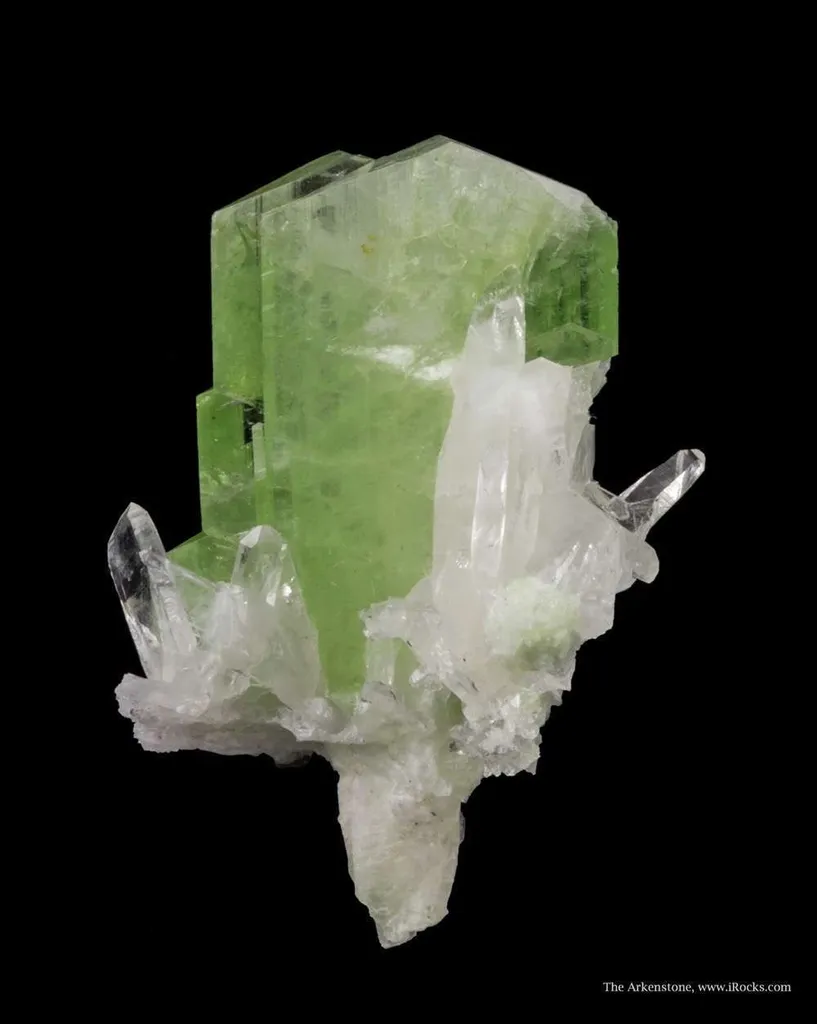 Augelite on Quartz - image 4