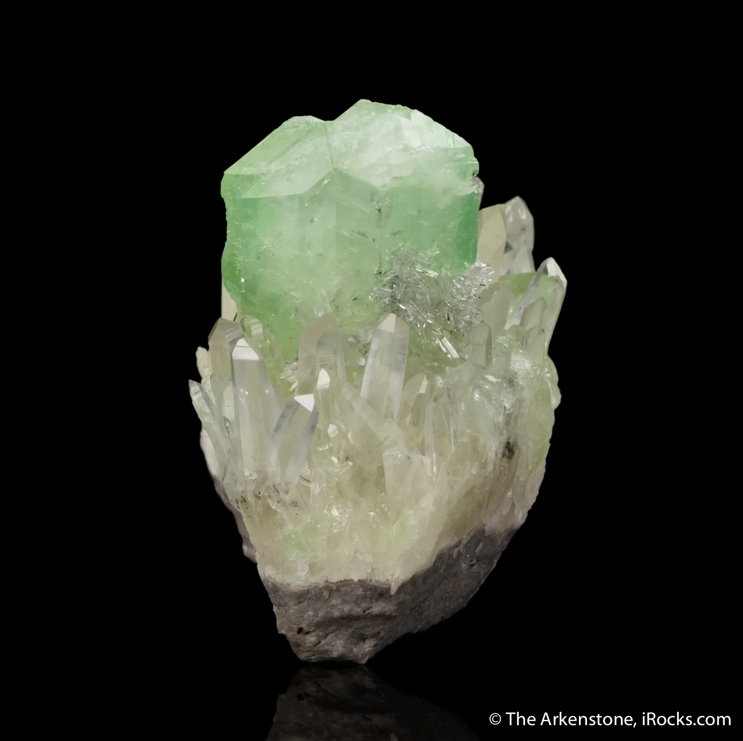 Augelite on Quartz - image 4