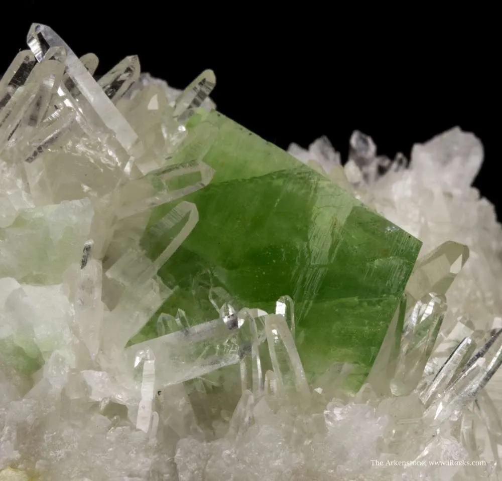 Augelite on Quartz - image 3