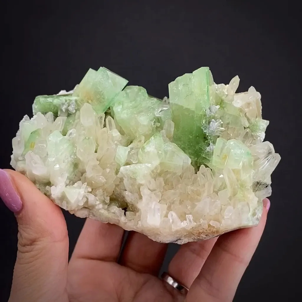 Augelite on Quartz image