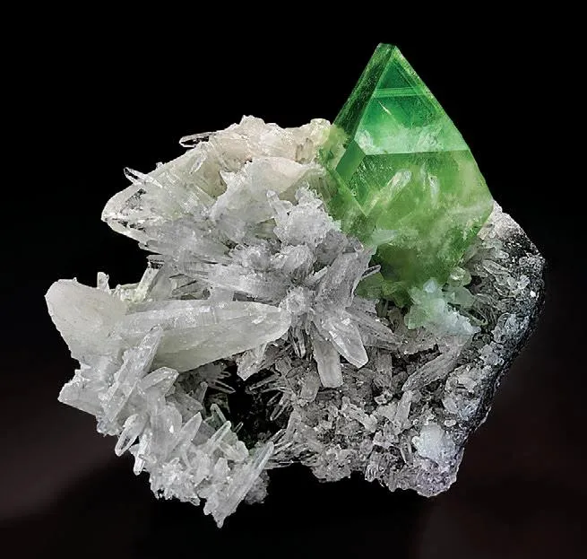 Augelite on Quartz - image 1