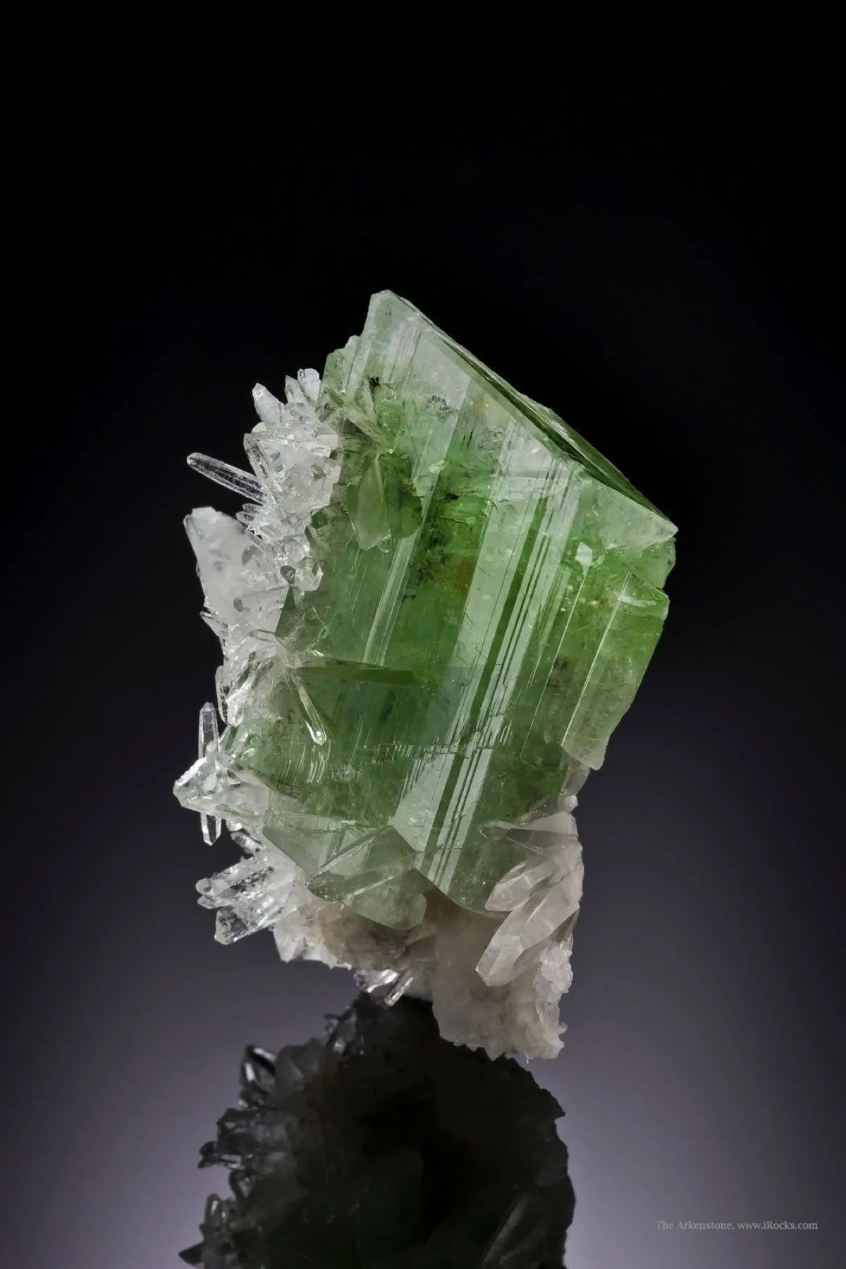 Augelite on Quartz - image 2