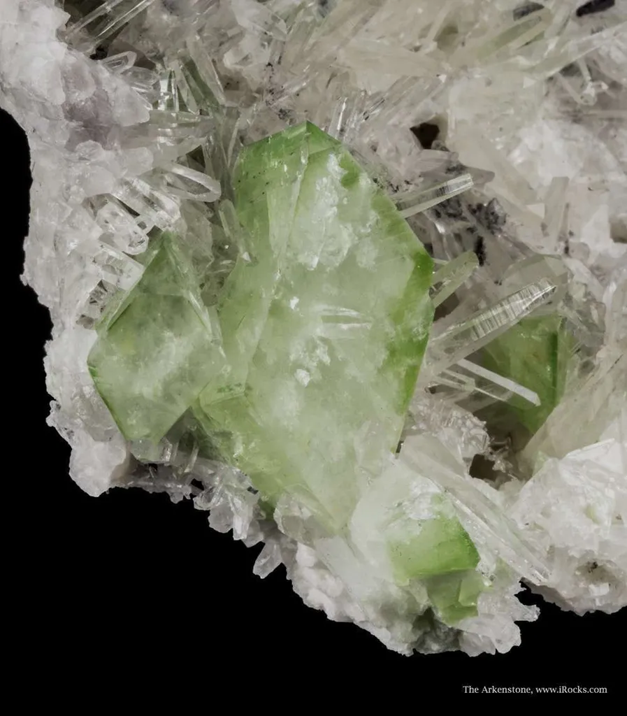 Augelite on Quartz - image 3