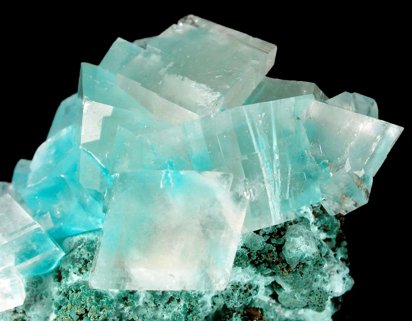Aurichalcite in Calcite - image 4