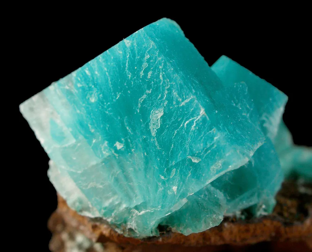 Aurichalcite in Calcite - image 4