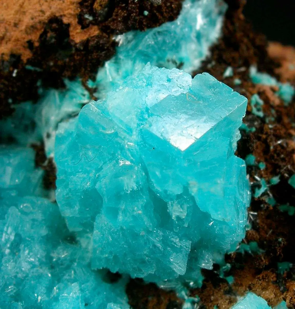 Aurichalcite in Calcite - image 3