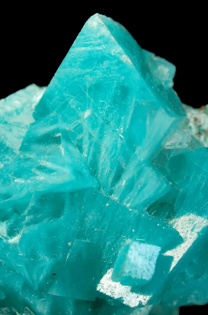 Aurichalcite in Calcite - image 3