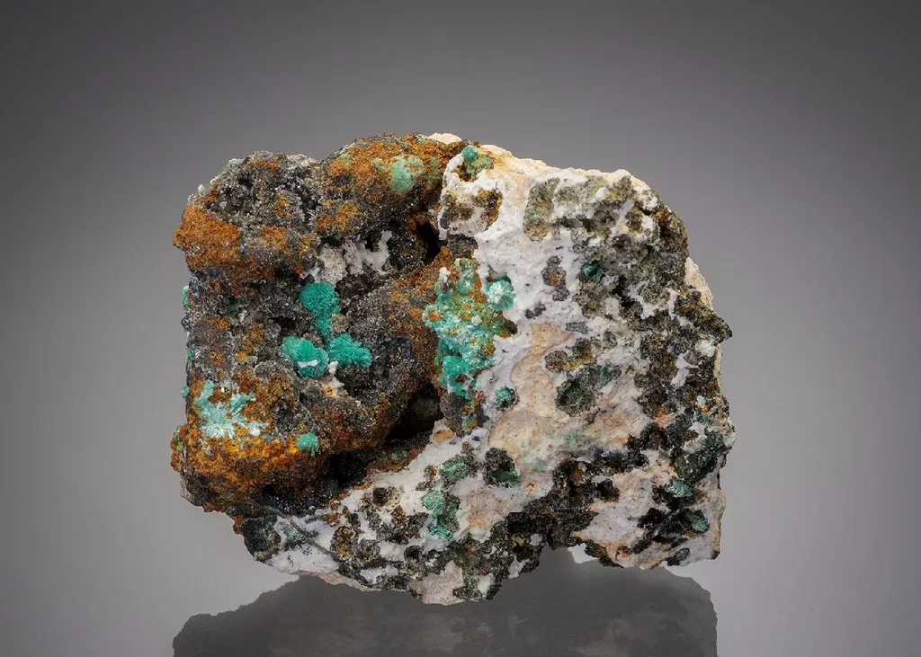 Aurichalcite with Hemimorphite and Baryte image