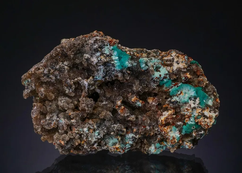 Aurichalcite with Hemimorphite and Baryte image