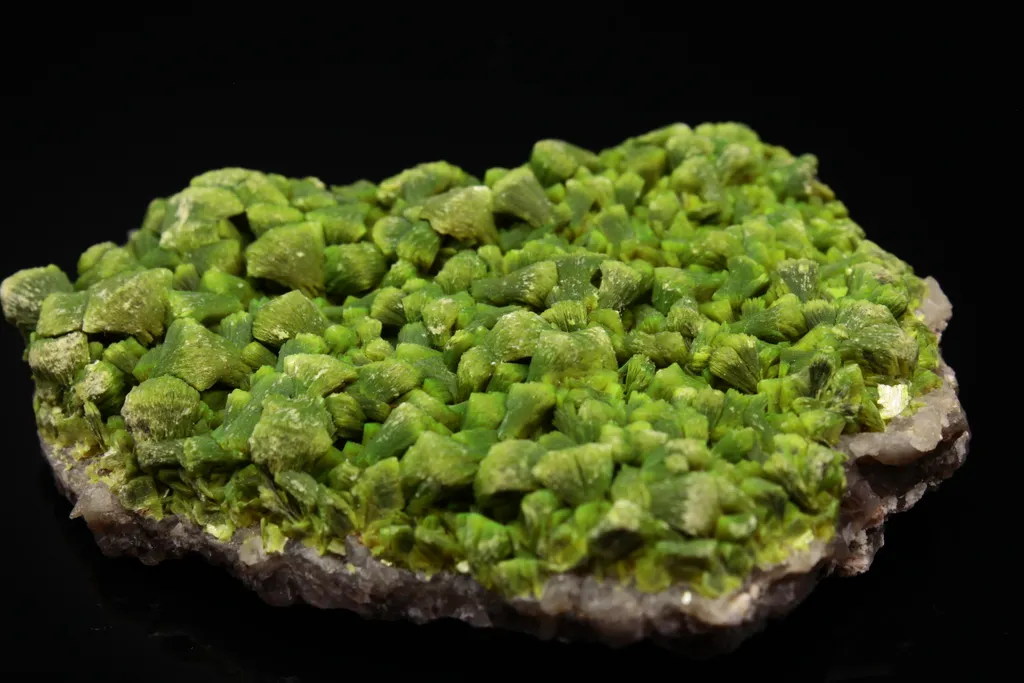 Autunite crystals image
