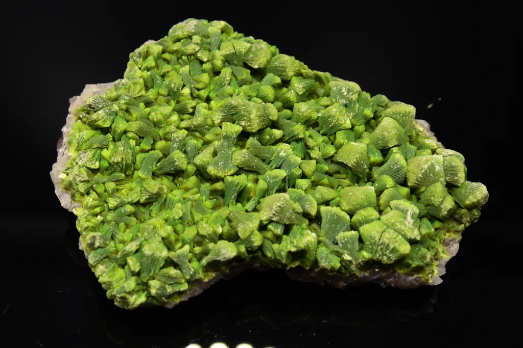 Autunite crystals - image 3