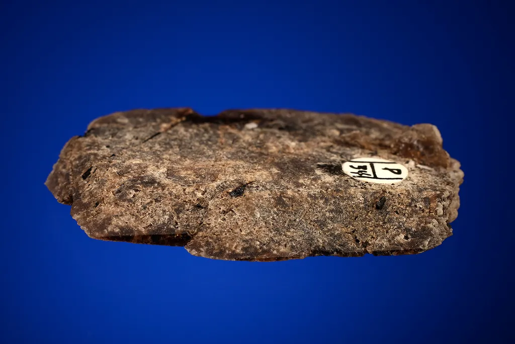 Axinite - image 3