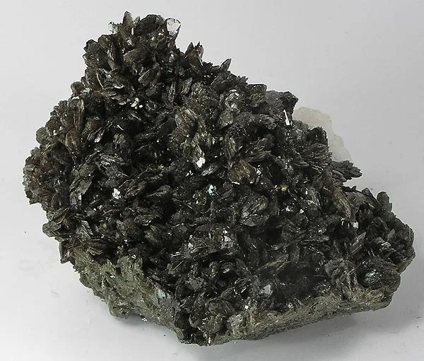 Axinite image