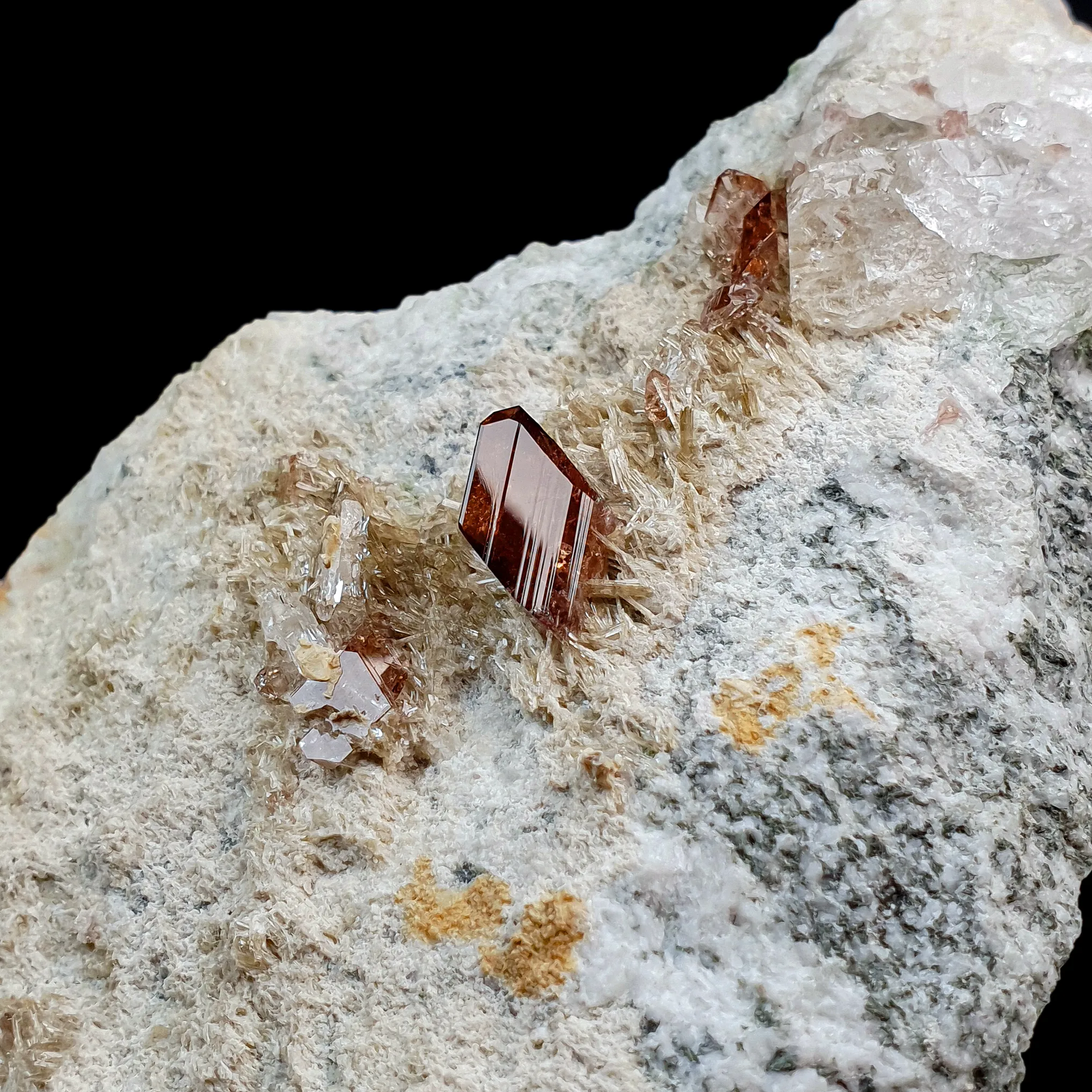 Axinite and Epidote from the French Alps - image 4