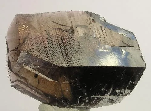 Axinite-(Fe) image