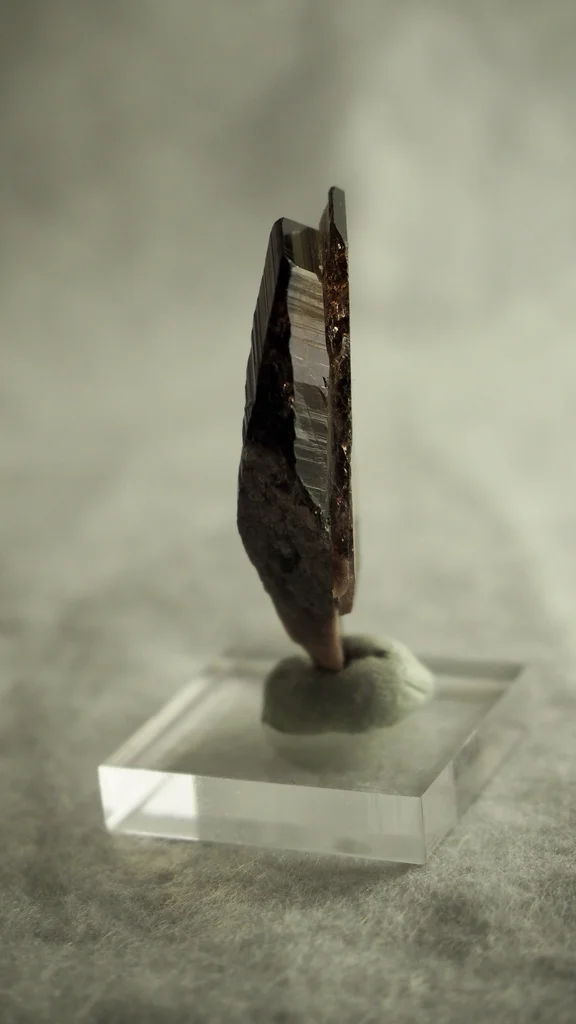 Axinite-(Fe) - image 6