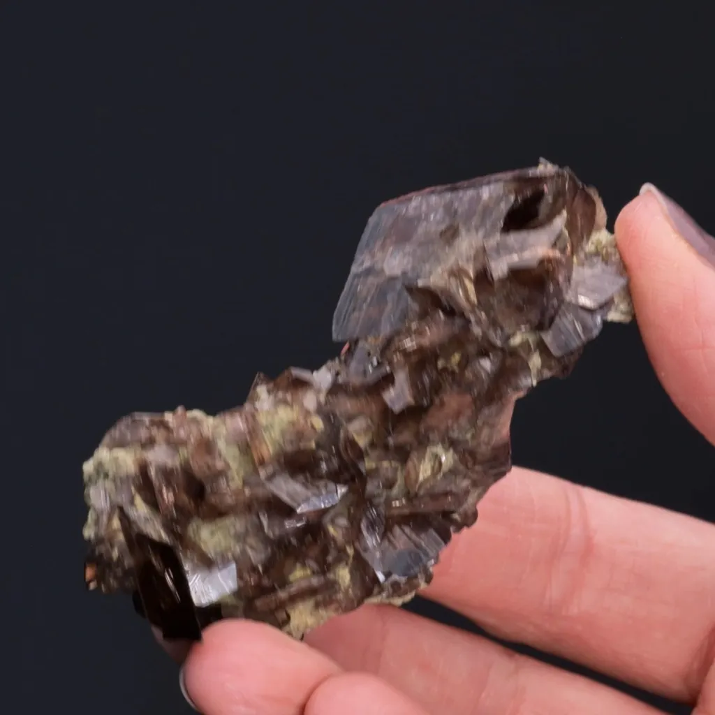 Axinite-(Fe) - image 2