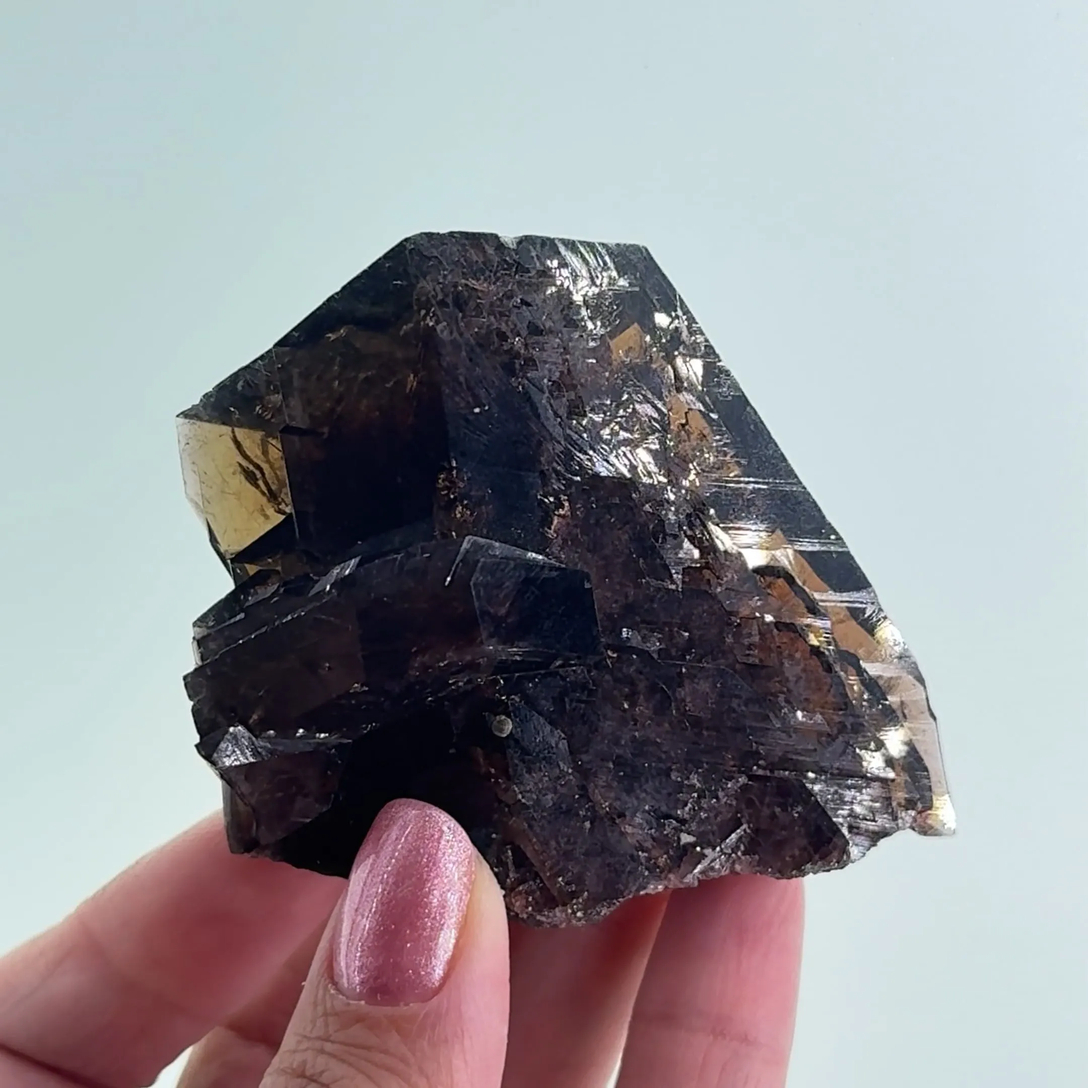 Axinite-(Fe) - image 1