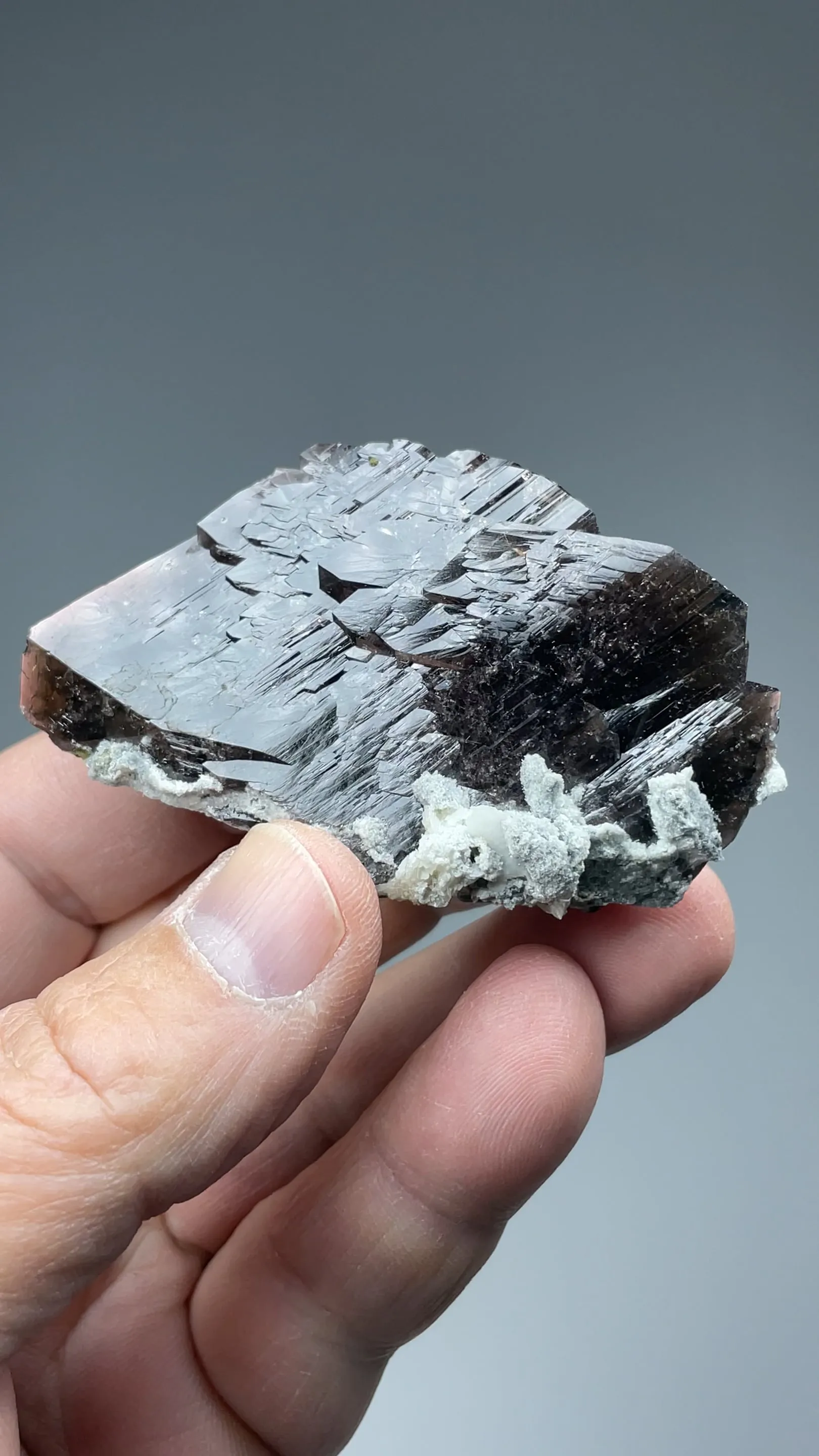 Axinite-Fe - image 2