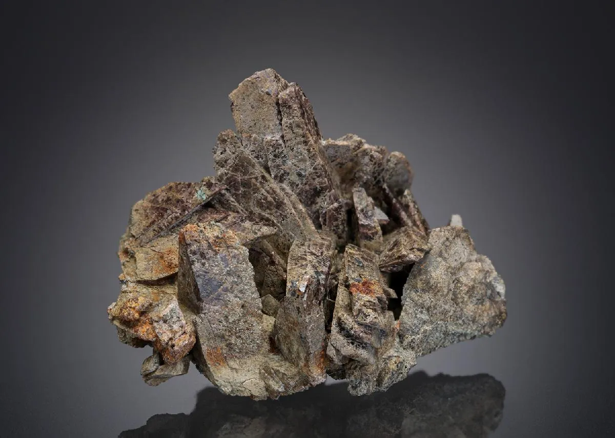 Axinite-(Fe) - image 1