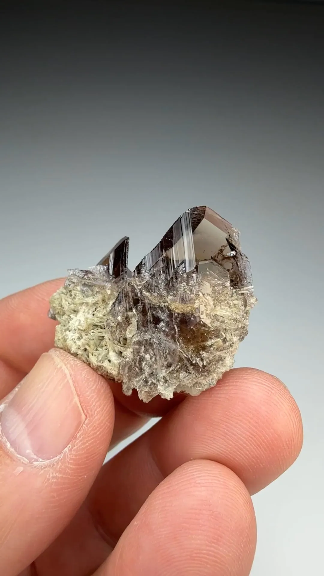 Axinite-Fe - image 2