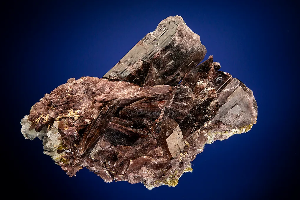 Axinite-(Fe) image