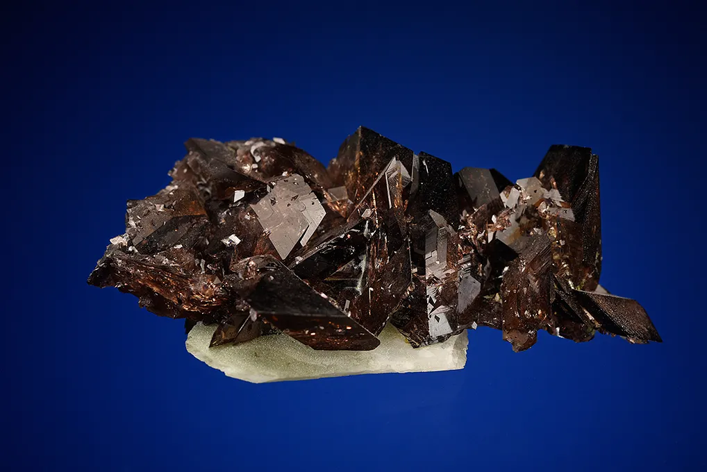 Axinite-(Fe) on Calcite - image 4