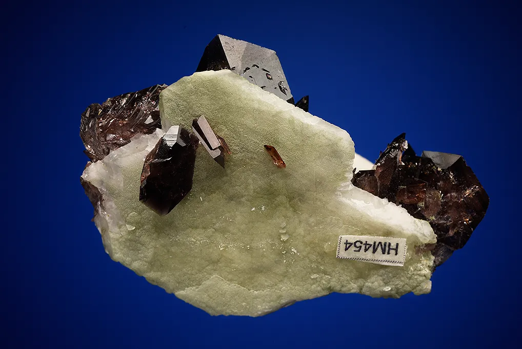 Axinite-(Fe) on Calcite - image 2