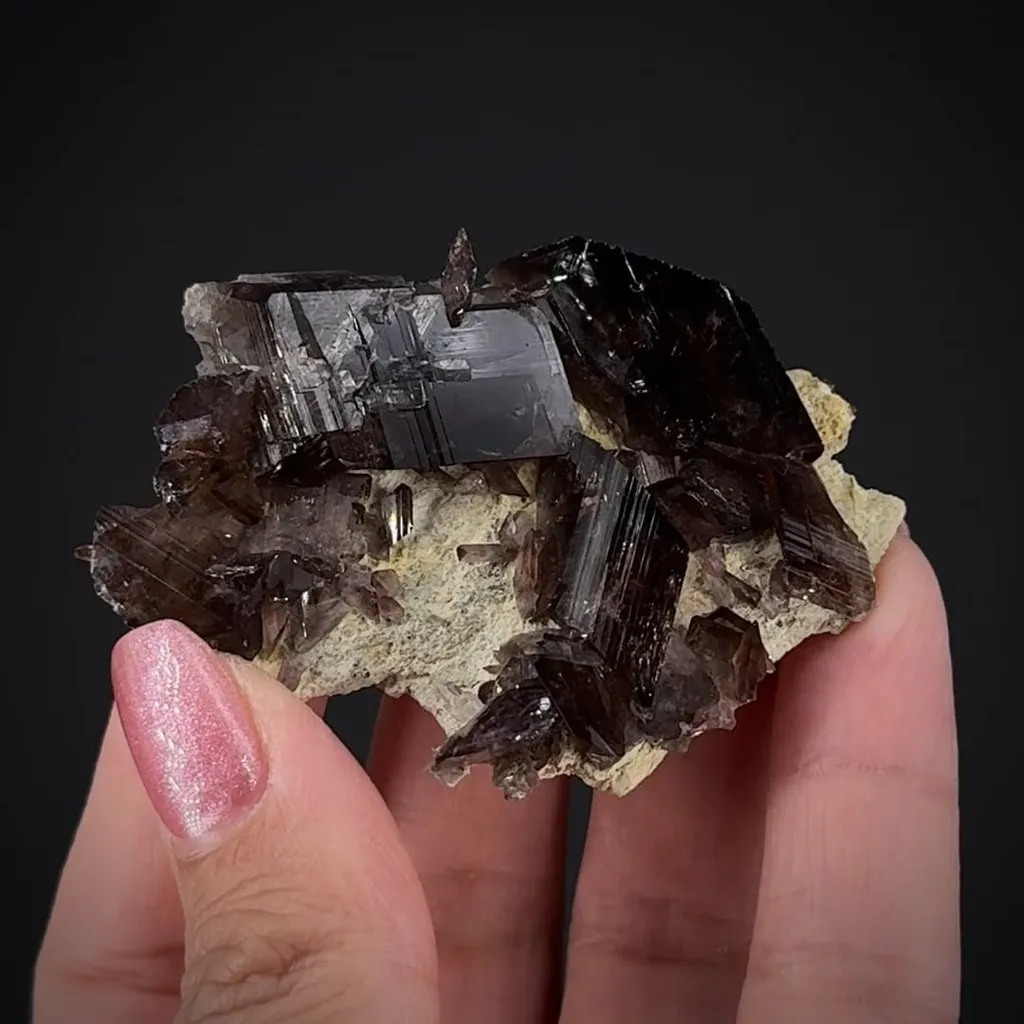 Axinite on matrix image