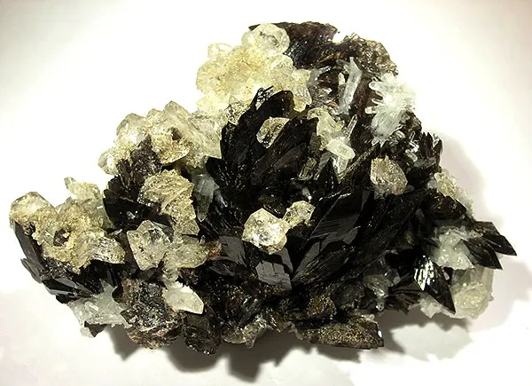 Axinite, Quartz, Datolite image