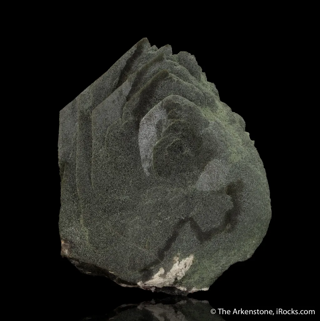 Axinite "rose" coated by Chlorite image