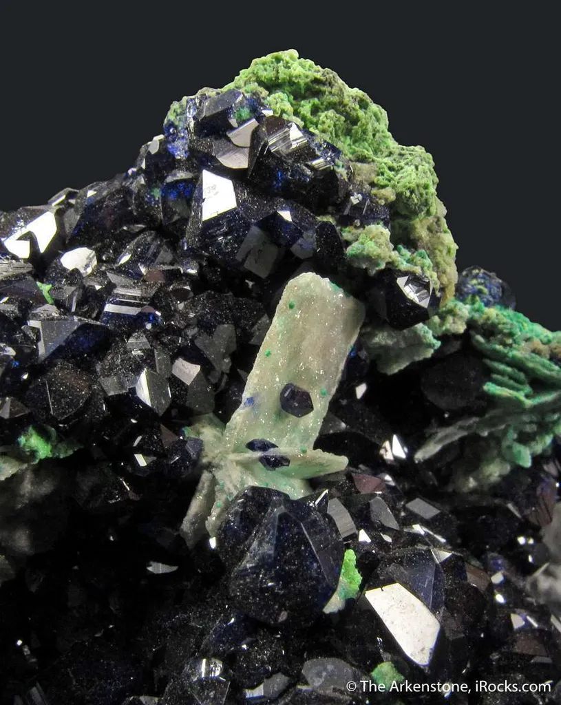Azurite and Cerussite on Arsentsumebite image