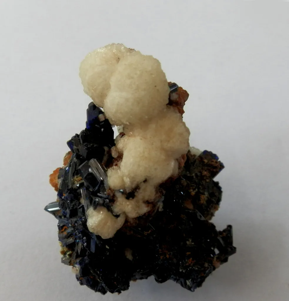 Azurite / calcite, Touissit, Puits XI, Maroc image