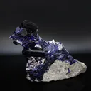 Azurite filling fractured limestone - image 4