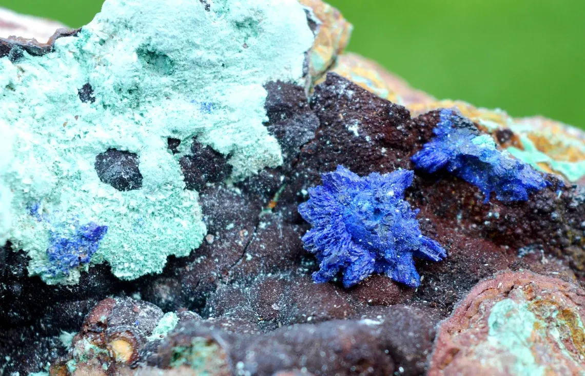 Azurite Hematite Malachite 252 grams - Le Moulinal Mine, Rayssac, Castres, Tarn, Occitanie, France - image 5