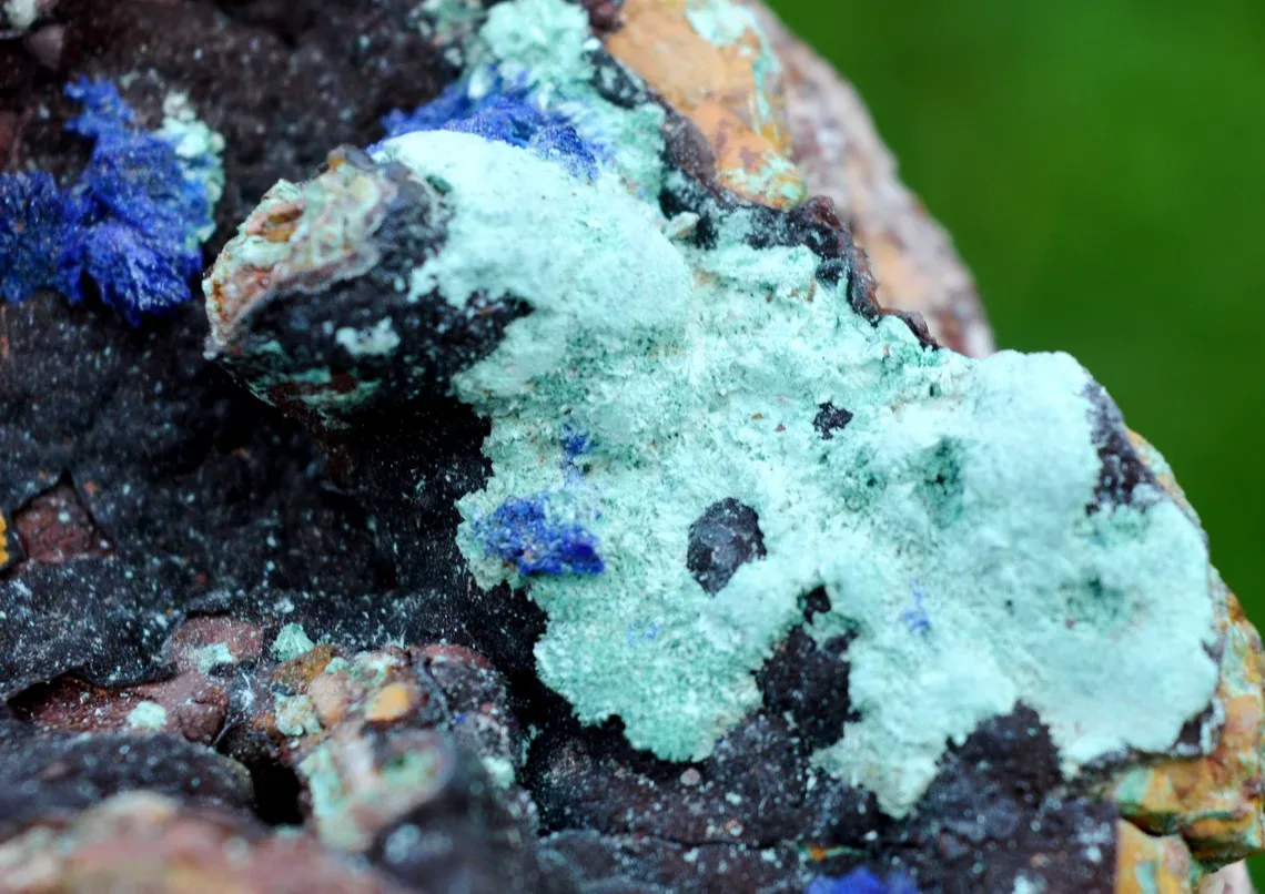 Azurite Hematite Malachite 252 grams - Le Moulinal Mine, Rayssac, Castres, Tarn, Occitanie, France - image 4