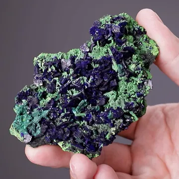 Azurite on ARSENTSUMBITE ps. after Mimetite